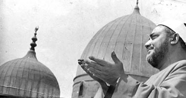 صناع بهجة رمضان.. النقشبندى "قيثارة السماء" يصنع ابتهالا بقرار جمهورى