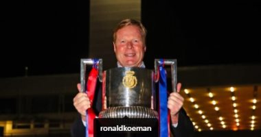 برشلونة يحتفى باللقب الأول لرونالد كومان بعد التتويج بالكأس