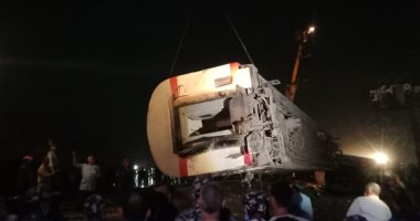 تجنيب 4 عربات من قطار طوخ المنكوب .. بث مباشر 