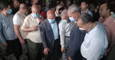 وزير النقل ومحافظ القليوبية يتفقدان موقع حادث قطار طوخ بعد رفع العربات