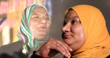 "اصحى يا نايم وحد الدايم".. دلال المسحراتية حكاية جواها ضحك ووجع وذكريات.. ورثت المهنة من عائلتها وبتصحى الناس بابتهالات النقشبندى وأغانى سيد مكاوى.. وتؤكد: المسحراتى رسول من عند ربنا.. فيديو