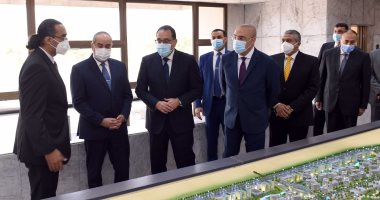 رئيس الوزراء يستعرض موقف المشروعات الاستثمارية بوزارة الطيران المدنى