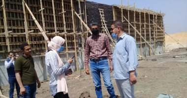 رئيس مدينة أشمون بالمنوفية يتابع تنفيذ مشروعات حياه كريمة بقرية شطانوف