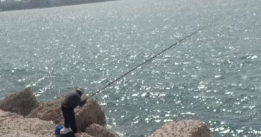 سلى صيامك بالصيد على الكورنيش.. تعرف على عادات الإسكندرانية فى الصيام.. فيديو