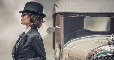 هيلين ماكرورى "الحاضر الغائب" فى كواليس تصوير Peaky Blinders.. صور
