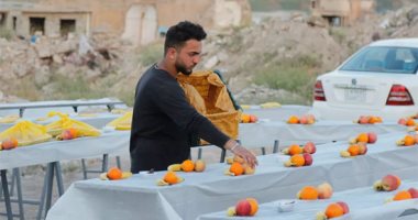 موائد الرحمن.. عدسات الكاميرات ترصد لحظات الإفطار حول العالم