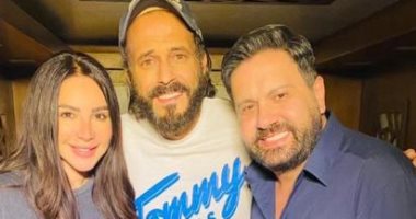 إدوارد يشوق متابعيه بدوره فى "كوفيد 25" بصور مع يوسف الشريف وإنجى علاء