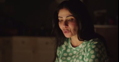 لعبة نيوتن.. هل توافق منى زكى على الزواج من محمد فراج