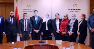 وفد تنسيقية شباب الأحزاب يبحث مع وزيرة التضامن جهود العمل المشترك.. صور