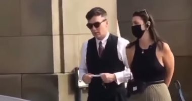 تومى شيلبى في كامل أناقته بكواليس الموسم السادس من Peaky Blinders.. صور