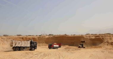 "اقتصادية قناة السويس" و"هيئة الطرق والكبارى" توقعان عقد تطوير ميناء السخنة