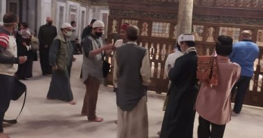 توافد المصريين والأجانب لزيارة قبة ضريح الإمام الشافعي بعد تطويرها .. صور