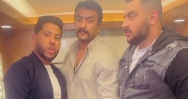 أحمد العوضي مع مطربى مهرجانات للإعلان عن مهرجان "على الله حكايتك".. فيديو وصور