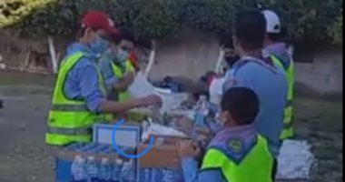 كرم أهل كفر الشيخ.. رواد الكشافة والمرشدات وشباب بيلا يقدمون وجبات الإفطار للصائمين على الطرق.. فيديو