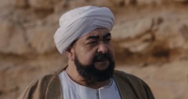 نجم فى دوره.. طارق عبد العزيز الشيخ مواردى تاجر الدين فى "وكل ما نفترق"