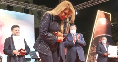 نادية الجندى مدرسة سينمائية ومشوار حافل جعلها قناصة التكريمات والجوائز