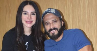 إنجى علاء مع يوسف الشريف فى كواليس "كوفيد 25": دور جديد عليه ويارب يعجبكم