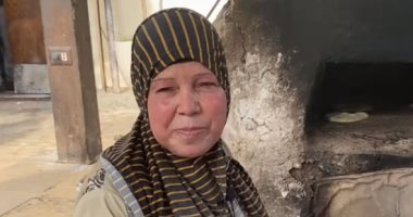 سيدة "الفلوس الحلال" تتحدث من أمام الفرن عن سبب رفضها مكافأة المذيع.. فيديو