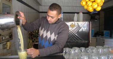 "الشغل مش عيب".. فكرة لشاب أقصرى عمل فى 30 مهنة لحث الشباب على ترك المقاهى والعمل الحلال.. رمضان: عملت بالمهن فى 4 شهور لأقدم نموذجh بقيمة كل مهنة وأهميتها.. ويؤكد: العديد منهم استجاب وبدأوا بالبحث عن عمل شريف