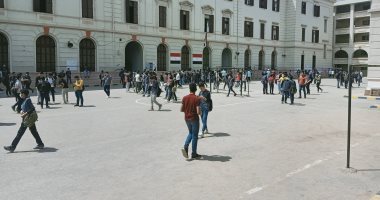 طلاب أولى ثانوى: الامتحان المجمع سهل وفى مستوى الطالب المتوسط "صور"