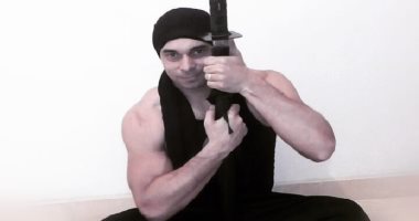 سامر مراد يؤدى تحديات جديدة بمهارات النينجا لمزيد من اللياقة والتركيز والنشاط.. صور