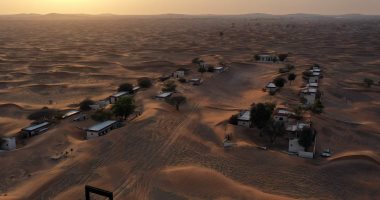 قرية "المدام" الإماراتية غطتها الرمال وكشفتها عاصفة.. صور  