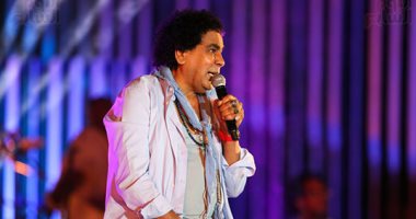محمد منير يتألق بحفل دار الأوبرا المصرية ويرفع شعار كامل العدد.. صور 