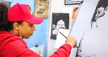 الألم والرسم بالقلم.. محمد تحدى الحياة وتحول لرسام مبدع.. ألبوم صور