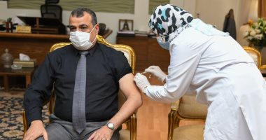 نائب رئيس الهيئة القومية للإنتاج الحربي" يتلقى لقاح كورونا