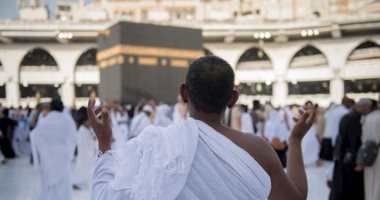 الشهر الكريم فى رحاب الحرمين "طعم تانى".. أجواء روحانية بالأدعية والصلاة.. وبرامج توجيهية لقاصدات وزائرات المسجد الحرام.. شؤون الحرمين توزع مظلات وحقائب تعقيم لضيوف الرحمن.. ومستوى عالٍ من متطلبات مكافحة العدوى