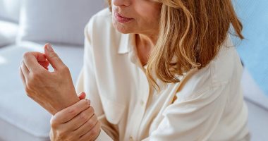 تعرف على أعراض التهاب المفاصل الروماتويدى وتأثيراته على النساء