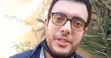 القارئ محمود العشماوى يبهرك بتقليد عمالقة قراءة القرآن فى مصر.. فيديو