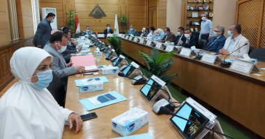 رئيس جامعة بنها: تحويل الكتاب الجامعى لأسطوانات مدمجة ورفعه على المنصة الإلكترونية