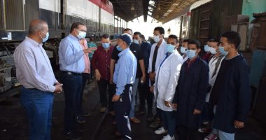 تدريب 54 طالبا وطالبة من جامعة سوهاج على تكنولوجيا الجرارات ومحركات القطارات