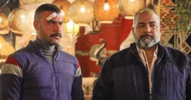 محمد إمام يشيد بأداء بيومي فؤاد فى مسلسل "النمر": عامل عظمة ودروس تمثيل