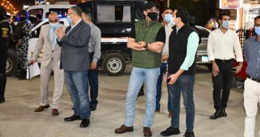 محافظ الفيوم ومدير الأمن يقودان حملة لمتابعة الالتزام بالإجراءات الاحترازية