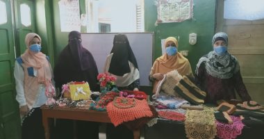 الأيادى الذهبية المنتجة.. شاهد سيدات بنى سويف يصنعن المشغولات اليدوية الراقية