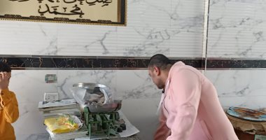 هنا عاصمة الفسيخ.. تعرف على سر صناعة الأسماك المملحة من "نبروه".. فيديو وصور