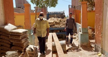 صيانة الكهرباء والصرف الصحى والأثاثات فى مدارس قرى إسنا ضمن "حياة كريمة"