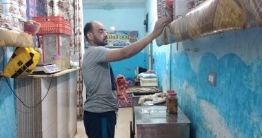 أكلة الصعايدة المفضلة.. الفسيخ الأكلة الرسمية فى عيد شم النسيم بقنا.. إقبال على أسماك أسوان المملحة. والأسعار فى المتناول.. أقدم محل لبيع الفسيخ يعرفك الفرق بين السليم والفاسد وأنواع الأسماك المملحة.. صور