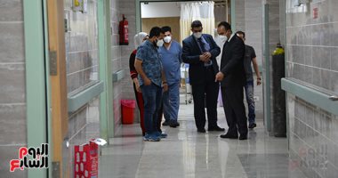نائب محافظ المنيا: سحب التراخيص عقوبة عدم التزام السائقين بارتداء الكمامات