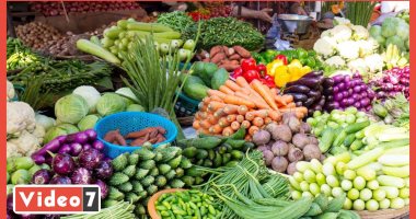 تعرف على أسعار الخضار والفاكهة فى بث مباشر من سوق الساحل