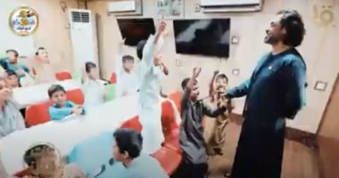 "بيت للكل" يرصد نجاح مبادرة شاب عراقى "حضن كبير للأيتام"