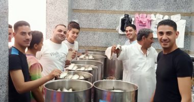 سر الصنعة.. أشهر فسخانى بالشرقية يكشف خطوات تصنيع الفسيخ والسردين (فيديو وصور)