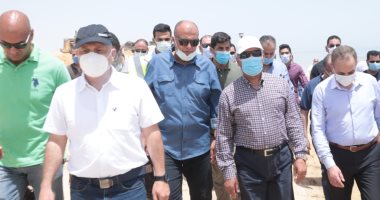 وزير النقل يعلن انتهاء أعمال تطوير ميناء العين السخنة خلال عامين