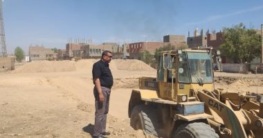 حياة كريمة تبدأ أعمال إنشاء مجمع خدمات متكاملة بقرية حجازة في قنا.. صور