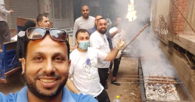 شباب مسلمون وإقباط يفطرون الصائمين فى الوارق بالجيزة.. صور 
