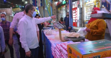 محافظ الغربية يغلق المحال المخالفة لإجراءات كورونا خلال جولته بالسنطة وزفتى ..صور