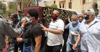 نادية مصطفى من جنازة ماهر العطار: فقدنا مطربًا كبيرًا أعطى للفن الكثير