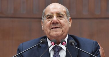 رئيس مجلس الشيوخ يهنئ الرئيس السيسي بعيد الفطر المبارك 